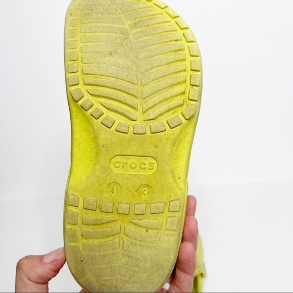 Crocs Classic Yellow Rubber Slide On Mules Size 3 Girls - Picture 4 of 4